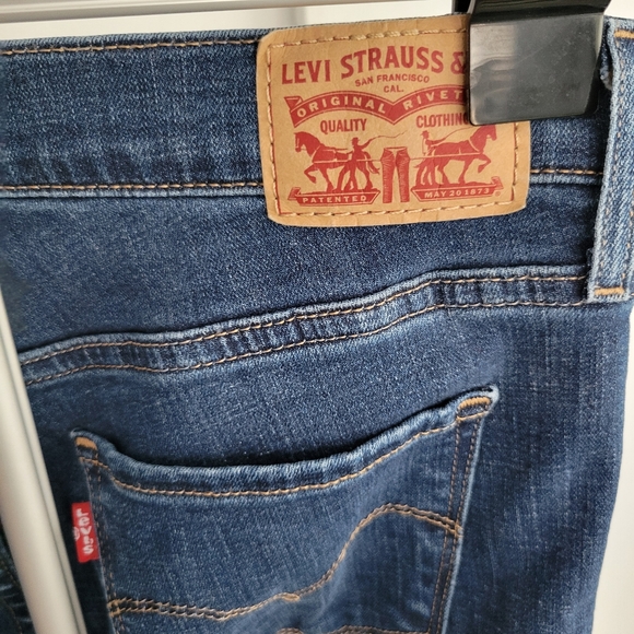 Levi's 314 Shaping Straight blue Jeans denim size 28 women’s preloved - Picture 3 of 5